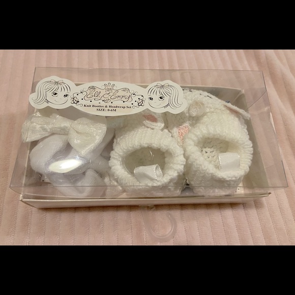 White Baby Knit Booties and Headwrap Set 0-6 months - Picture 1 of 1